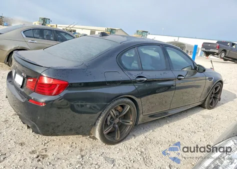 2013 BMW M5 z USA, uszkodzony, nr VIN WBSFV9C56DC772717